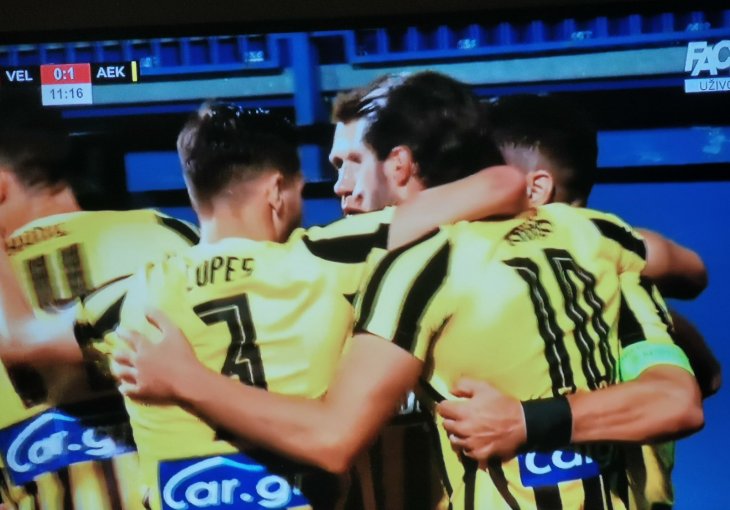 KAKAV MEČ NA GRBAVICI: VELEŽ 1:1 AEK