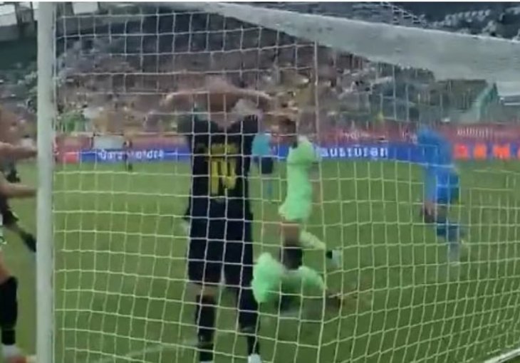 Igrači Dortmunda se uhvatili za glavu kada su vidjeli šta je Haaland promašio