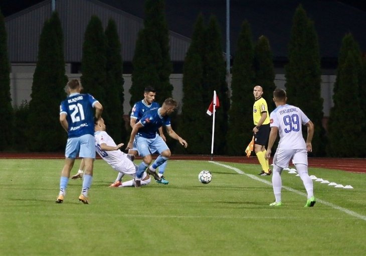 Tvrda utakmica u Tuzli. Tuzla City 0 : 0 Željezničar, nakon prvih 45 minuta