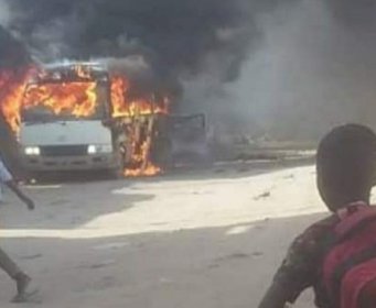 VELIKA TRAGEDIJA U SOMALIJI: Kombi dignut u zrak koji je prevozio nogometaše, NAJMANJE ČETIRI PREMINULA!