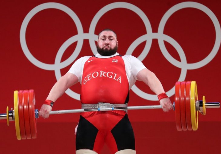 ON JE BEZ PREMCA NAJJAČI ČOVJEK KOJI JE KROČIO TOKIJOM Gruzijac s tri svjetska rekorda osvojio zlatnu medalju