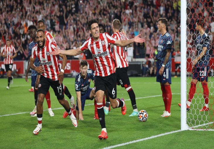Očajni Arsenal poražen već u prvom kolu