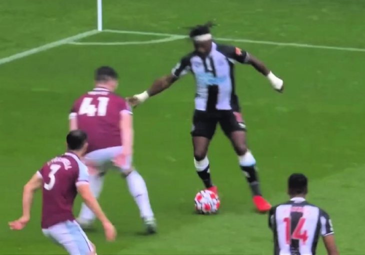 OTOK PRIČA O OVIM POTEZIMA Duh legendarnog Ronaldinha 'ušao' u tijelo napadača Newcastlea