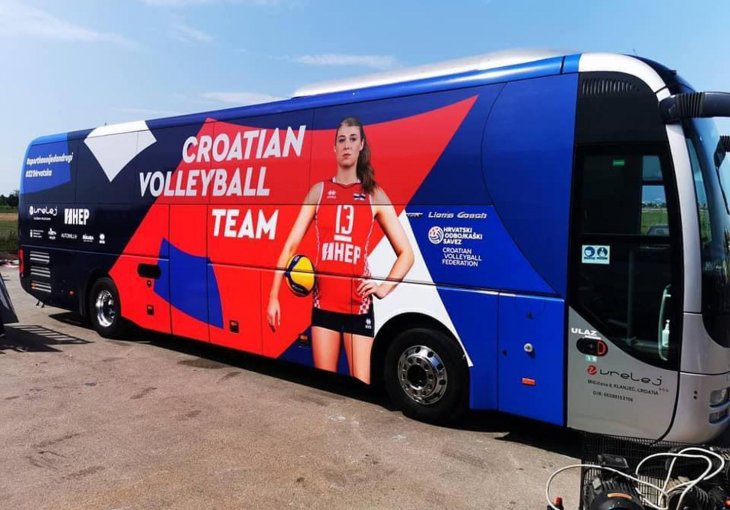 Za hrvatskim su se autobusom svi okretali, a evo šta se desilo kad je prolazio kroz Srbiju
