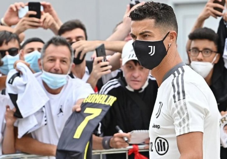 RONALDO ZABIO NOŽ U LEĐA MANCHESTER UNITEDU: Poslao ponudu ljutom rivalu, SVE SU PRILIKE DA ĆE POTPISATI ZA OVAJ KLUB