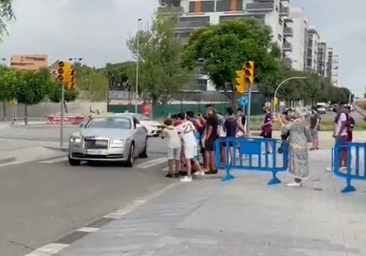Grizman nije poželjen u Barci. Navijači vrijeđali i uputili saldo zvižduka prema Antoanu