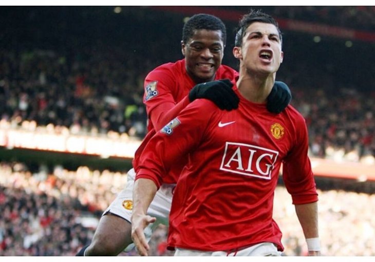 Evra objavio prepisku s Ronaldom na WhatsAppu: 