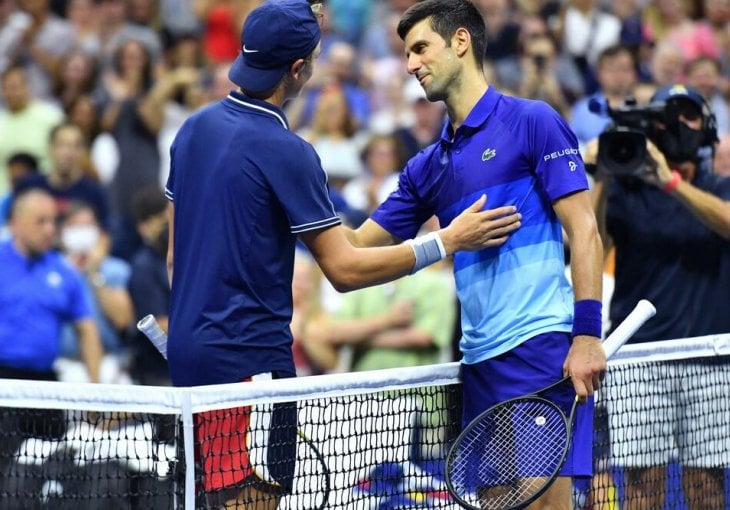 NOLE, KAKAV JE TO ČOVJEK! Đoković nakon meča uputio MOĆNU PORUKU protivniku koja je ODJEKNULA planetom (FOTO)