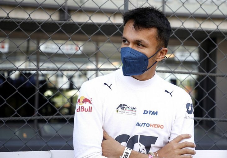 Zamjena za Georgea Russella: Alex Albon se zvanično vraća u F1, ima tim za narednu sezonu
