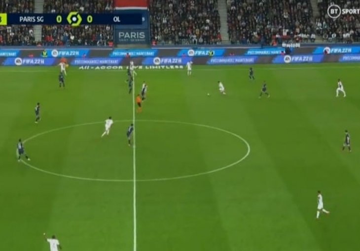 (VIDEO) NE POMAŽE FAMOZNA TROJKA: Lyon poveo protiv PSG-a, pogledajte gol za 1:0