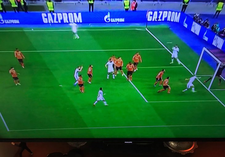 SVI GLEDAJU I NE VJERUJU Edine, zar je moguće ovo nije pogodak?