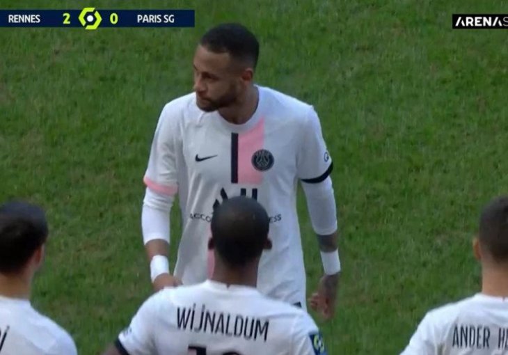 PSG PORAŽEN: (VIDEO) Messi je ljutito reagovao kada ga je Pochettino izveo iz igre, a šta je uradio Neymar?