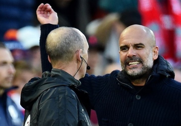 (VIDEO) Guardiola je bjesnio, reakcija suca Deana je hit