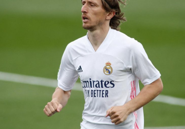 LUKA MODRIĆ OSTAJE U REAL MADRIDU! 