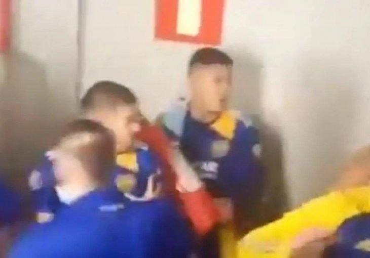 MARCOS ROJO ŠAKOM UDARIO ŽAŠTIO ZAŠTITARA: Drama u Copa Liberatoders takmičenju, Boca ispala
