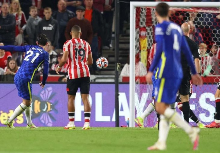 SPEKTAKULARNO Chelsea slavio u londonskom duelu, presudila Chilwellova majstorija