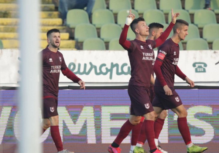 Poluvrijeme na Koševu i Pecari, domaćini imaju po gol prednosti