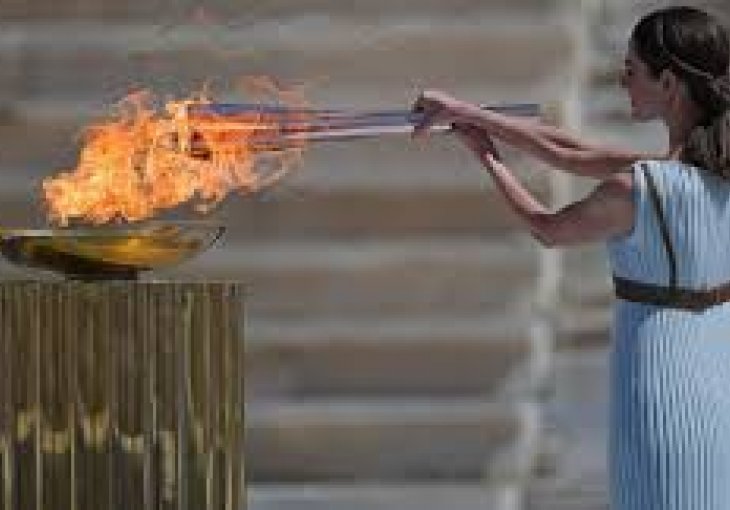 Olimpijski plamen za Zimske olimpijske igre u Pekingu zapaljen je danas u grčkoj Olimpiji