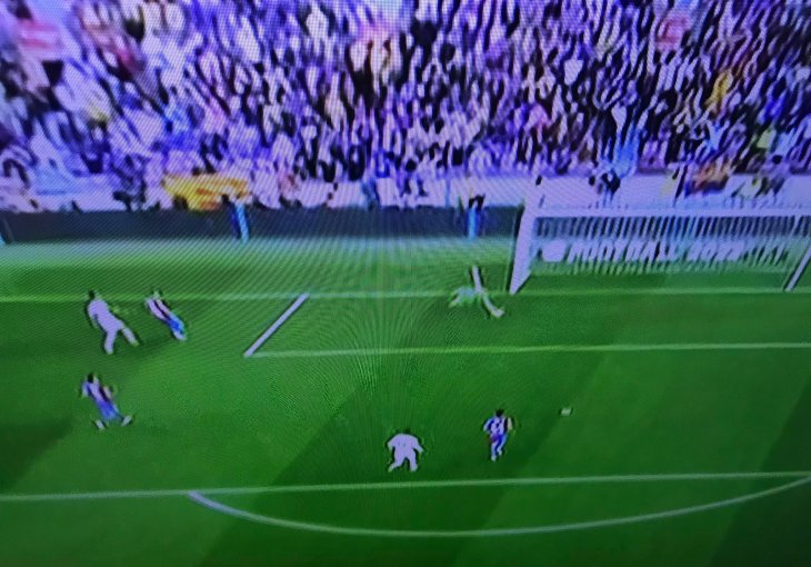 Ni Aguerov prvijenac nije spasio Barcu u El Clasicu, Redsi demoliraju United na Old Traffordu