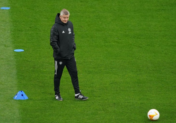 NE STIŠAVA SE BURA NA TEATRU SNOVA Solskjaer vodio trening, podržao ga i Fergie: Ipak, Norvežanin je bivši! Na klupu sjeda čovjek koji je jedini sposoban ukrotiti i samog Ronalda?!
