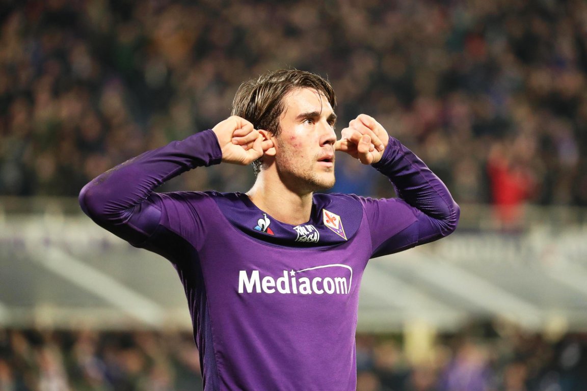 vlahovic-steals-show-again-as-fiorentina-beat-lazio
