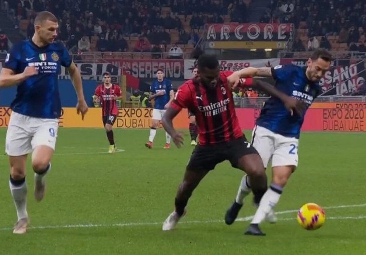KAKAV POČETAK DERBYJA DELLA MADONNINA Nevjerovatna greška Kessieaja, Calhanoglu dočekao svojih 5 minuta, Milan ekspresno uzvratio