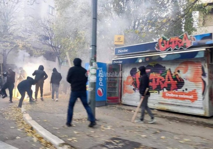 Haos u Mostaru: Veliki sukob navijača, najmanje jedna osoba povrijeđena, jake policijske snage na ulicama