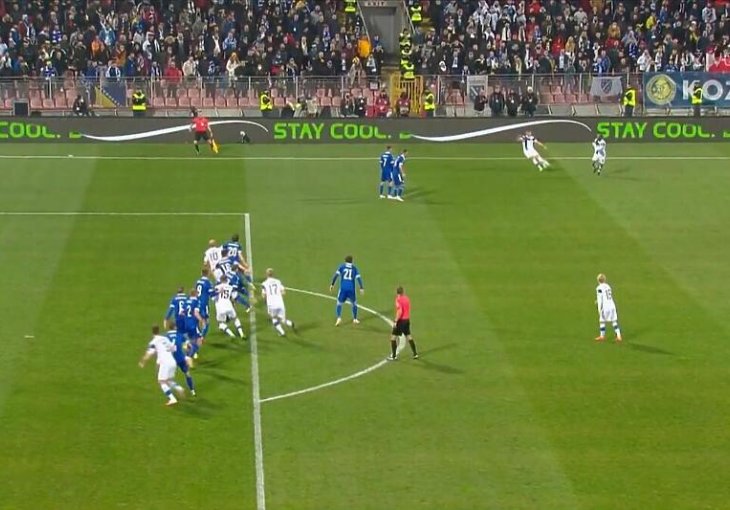 VAR i sudija pokrali Zmajeve: Finci postigli gol iz očiglednog ofsajda