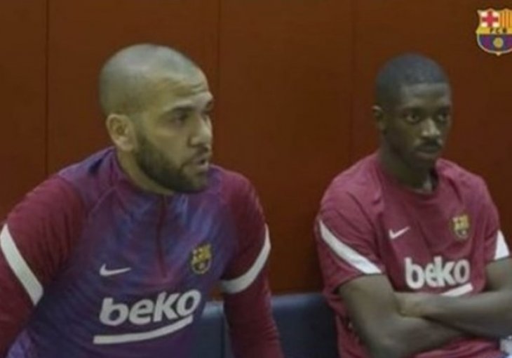 STARA ŠKOLA Govor o kojem bruji Španija: Dani Alveš očitao lekciju fudbalerima Barselone, Xavi ga zbog ovoga doveo