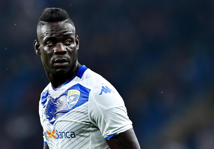 Balotelli u svom stilu: GANJAO je saigrače da ih ZAPALI