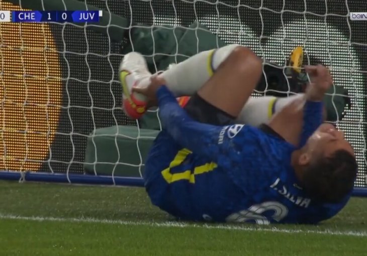 Thiago Silva čudesnom intervencijom spriječio čist gol nakon odličnog udarca Morate