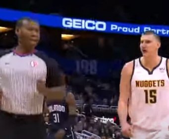 PONOVO IZGUBIO KONTROLU: Razjareni Jokić htio da bije sudiju, saigrači spriječili totalni haos! (VIDEO)