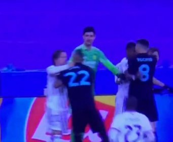 VELIKA FRKA U MADRIDU: Modrić hvatao za vrat Vidala, ovaj ga otresao (VIDEO)