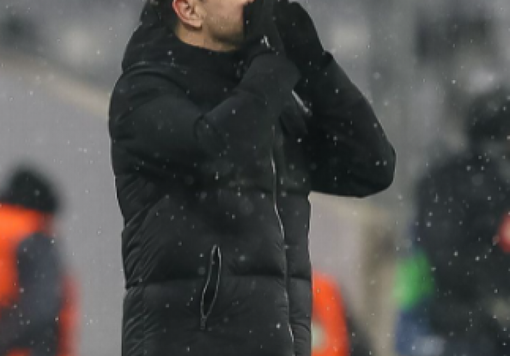 Automatski je otpisao trojicu: Xavi je prvo 30 sekundi šutio, a onda je krenula žestoka paljba