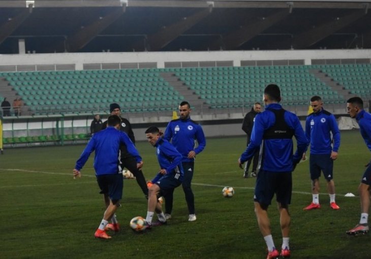 Nogometaši BiH obavili trening u Zenici