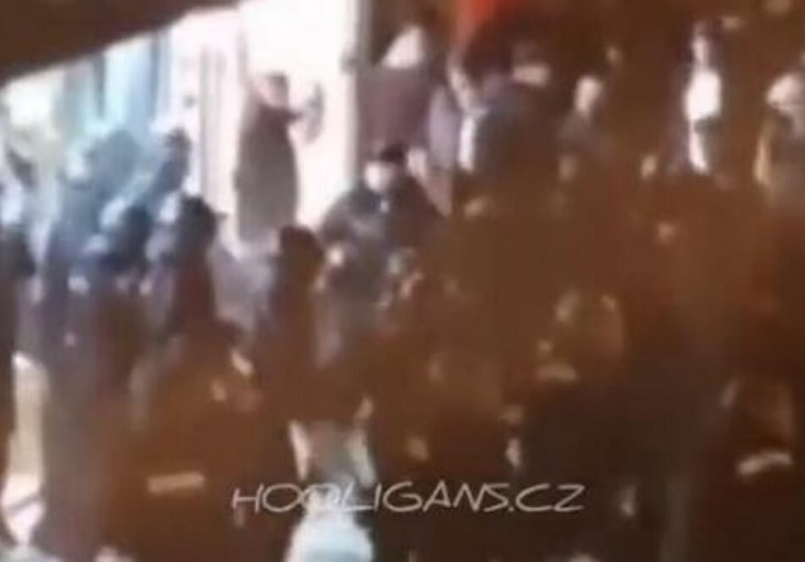 UZNEMIRUJUĆE FOTOGRAFIJE! Brutalno iživljavanje portugalske policije: Specijalnim SAČMARAMA PUCALI NA DELIJE, POSLJEDICE SU JEZIVE!