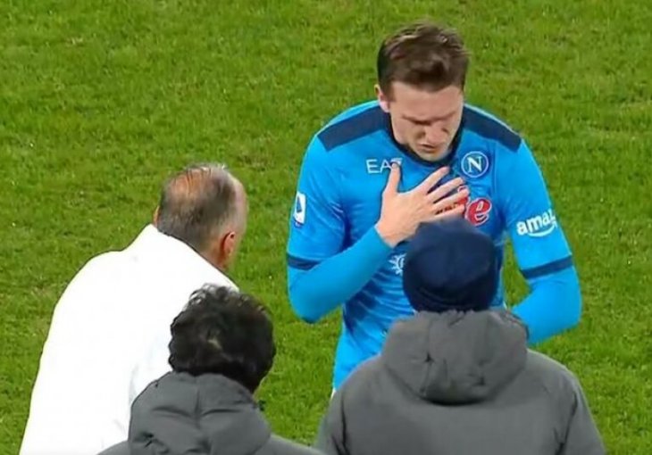 Novi slučaj poput Aguerovog: Sjajni fudbaler Napolija zaustavio utakmicu zbog problema s disanjem i hitno zamijenjen