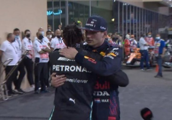 Gospodski potez Britanca: Pogledajte kako je Hamilton čestitao Verstappenu na osvajanju njegove prve titule u karijeri