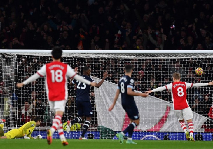 Arsenal u sjajnom londonskom derbiju savladao Vest Hem i došao do četvte pozicije