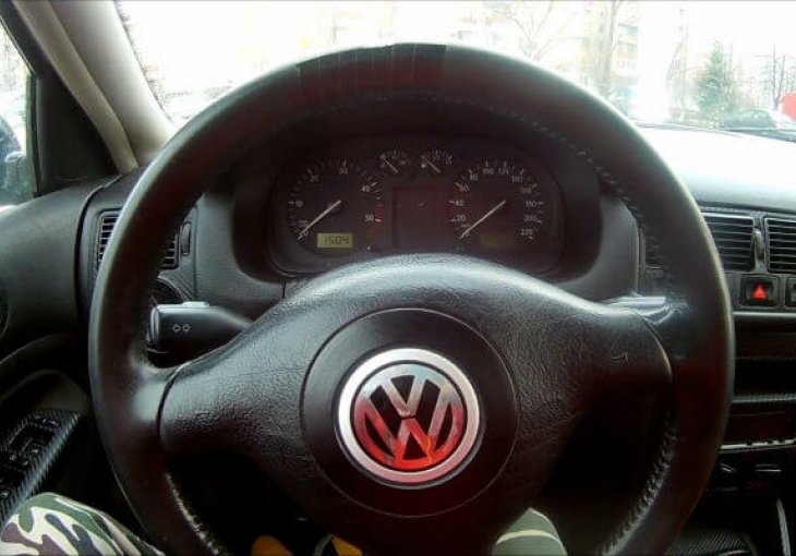 NAJVEĆA GREŠKA VOZAČA - Evo šta morate uraditi prije nego upalite auto zimi: Ovako ćete uštediti gorivo, a GRIJANJE VAM NEĆE TREBATI