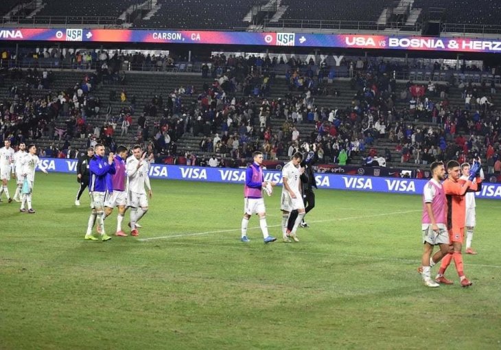 (FOTO) Kako su navijači ispratili Zmajeve sa stadionu u Los Angelesu?