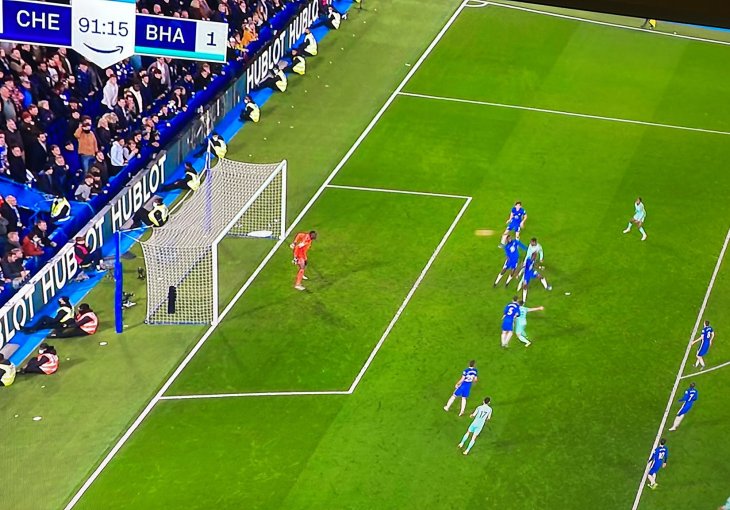 Danny Welbeck se VINUO U VISINE i postigao gol u nadoknadi za izjednačenje (VIDEO)