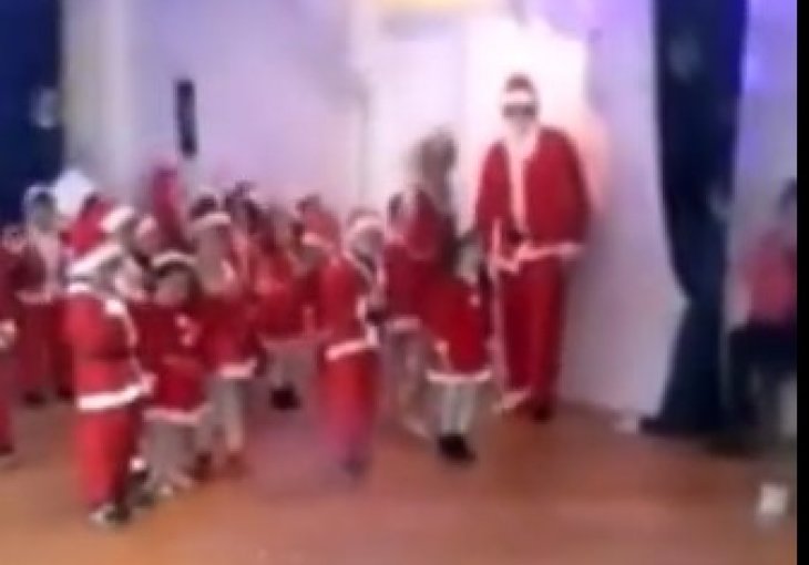 Na dječijoj priredbi kao na stadionu: Jesu li se ovo ukazali navijači sa pirotehnikom? Samo još bombe fale (VIDEO)