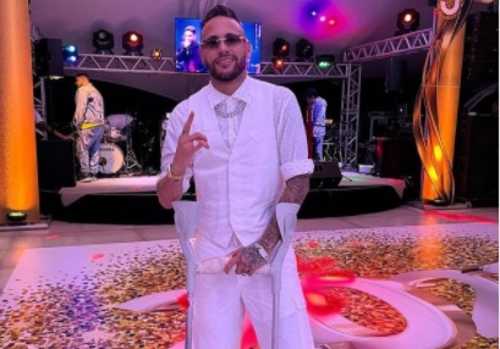 NEYMAR NA ŠTAKAMA U VELIKOM STILU DOČEKAO NOVU GODINU: Uživao sa djevojkom, procurile slike