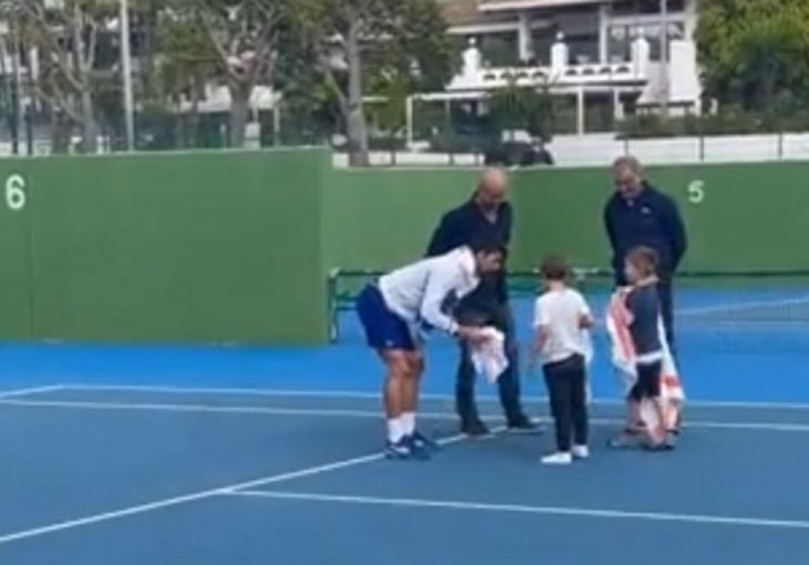 OVAKO NOVAK VASPITAVA STEFANA: Pojavio se jedinstven snimak! Ovu lekciju će Đokovićev nasljednik pamtiti cijelog života VIDEO