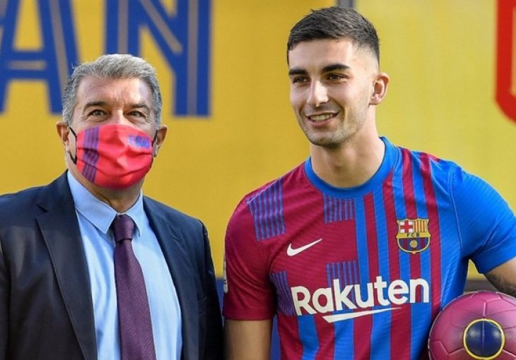 LAPORTA POTVRDIO - HALAND STIŽE U BARSELONU? Klub predstavio igrača kojeg ne može registrovati, A SAD NAJAVIO NOVI TRANSFER
