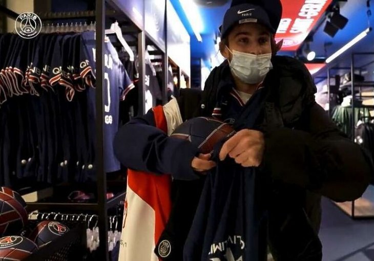 PSG otvorio novi fan shop i nagradio prvog kupca: Za 92 sekunde uzeo je sve što želi (VIDEO)