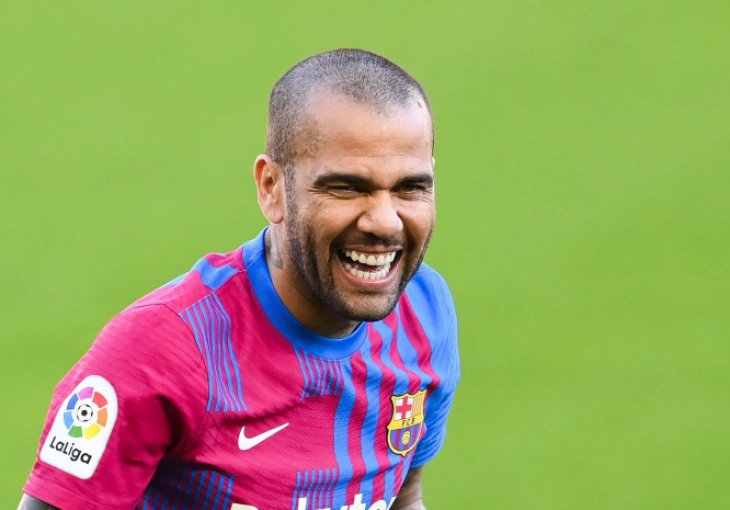 SJAJNE VIJESTI S NOU CAMPA Barcelona registrirala Alveša, večeras po drugi put debituje