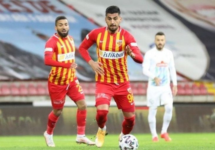 BORDO TIM SKLAPA ODLIČAN TIM S novim trenerom u FK Sarajevo stiže i pojačanje? 