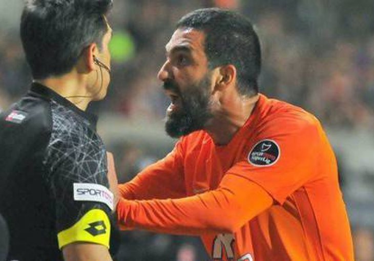 Arda Turan se vratio nakon pet mjeseci pa iznenadio i žestoko razočarao navijače izgledom